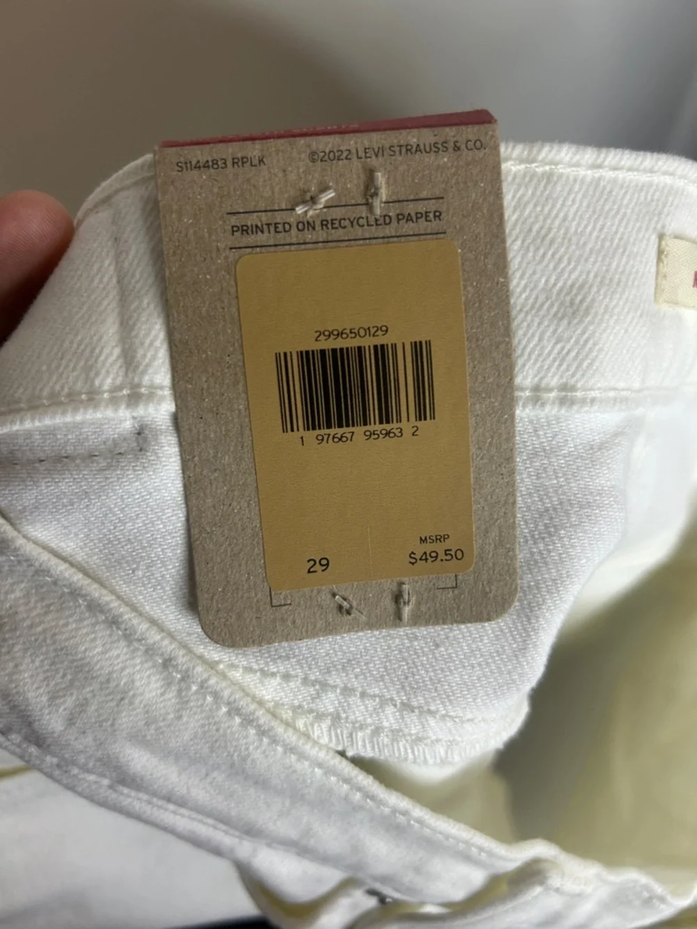 NWT Levi's White Denim Mid-Length Shorts
